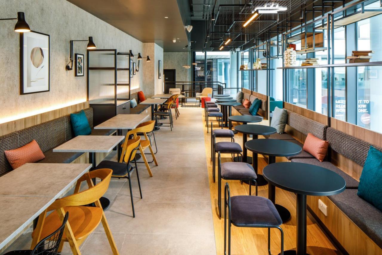 Отель Ibis London Sutton Point Экстерьер фото